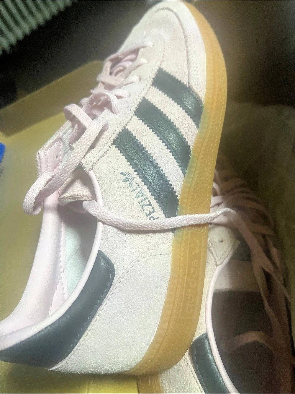adidas Handball Spezial Sneakers in White & Pink US 9 Like New